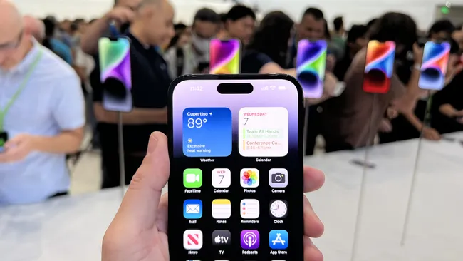 iPhone bermain game